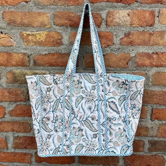 Handcrafted quilted block printed reversible Tote Bag - Picture 3 of 4